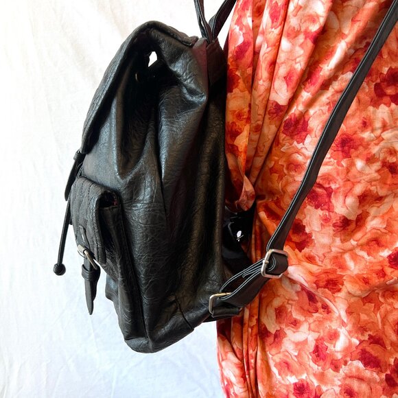 American Eagle Black Large Quilted Backpack Style Bag, Like New! - Picture 3 of 13